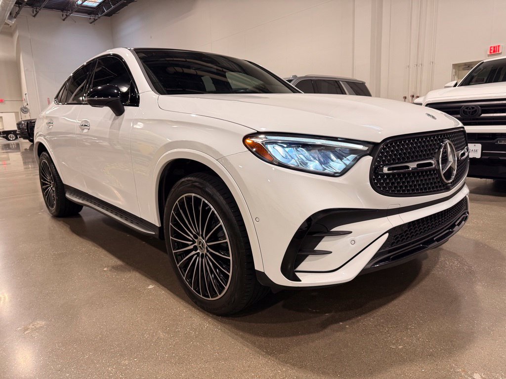 Used 2024 Mercedes-Benz GLC 300 4MATIC image 3