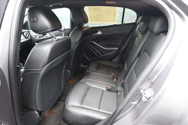 Used 2020 Mercedes-Benz GLA 250 4MATIC w/ Premium Package image 14