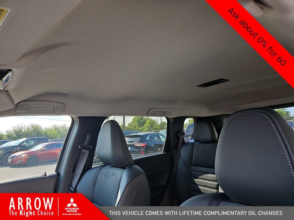 New 2025 Mitsubishi Outlander SE image 22