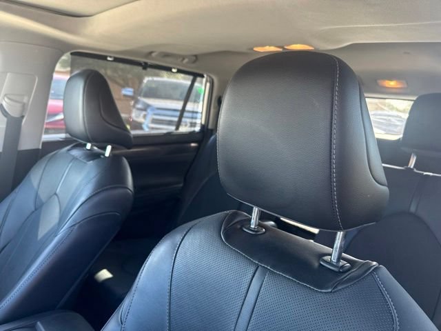 Used 2023 Toyota Highlander Limited FWD image 10