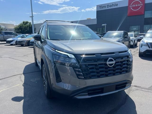 New 2026 Nissan Pathfinder Platinum w/ Cargo Package AWD/4WD image 3