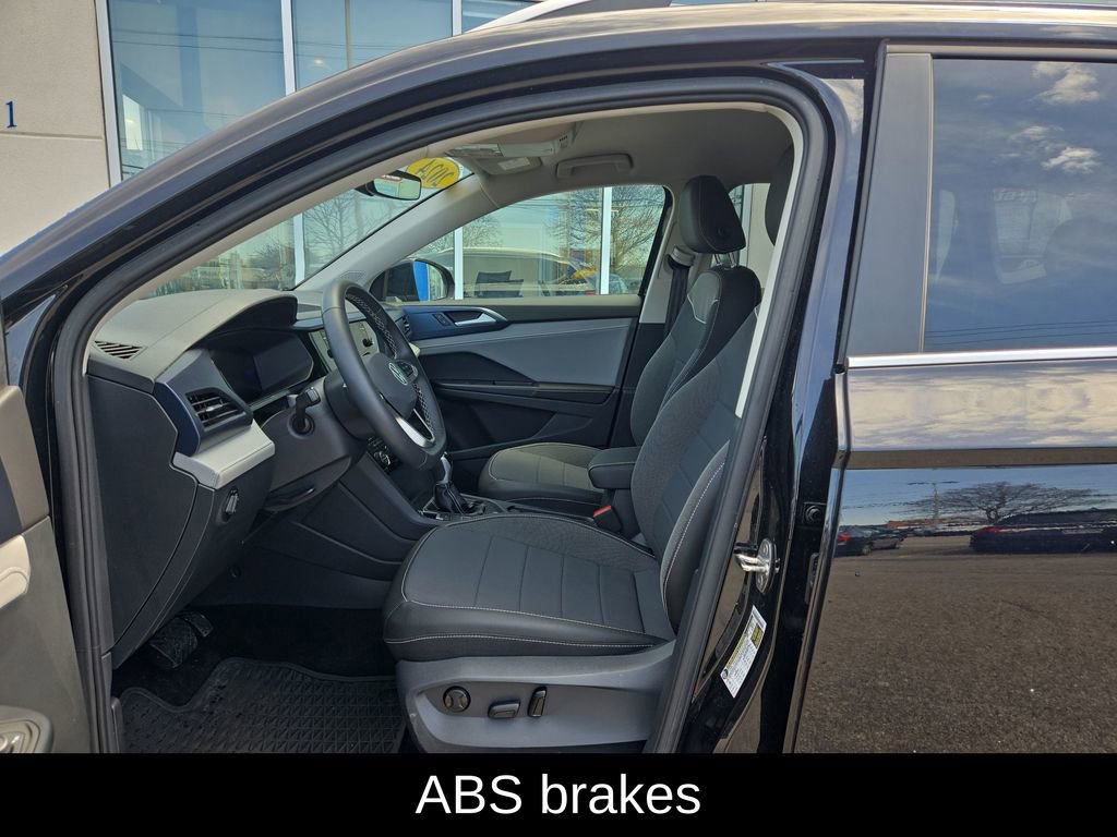 Used 2024 Volkswagen Taos SE AWD/4WD image 14