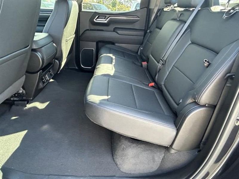Used 2025 GMC Sierra 1500 SLT AWD/4WD image 25