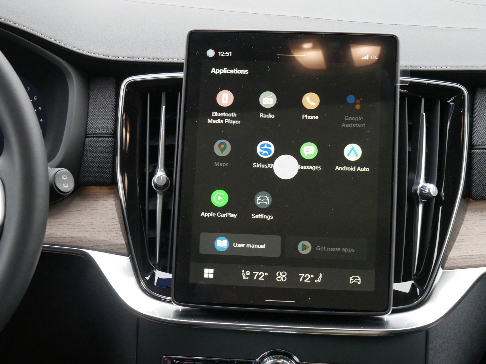 New 2026 Volvo XC90 B6 Plus w/ Protection Package Premier image 8