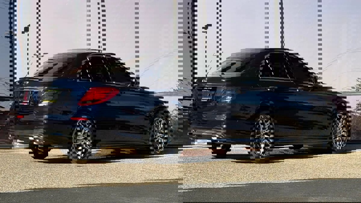 Used 2018 Mercedes-Benz E 300 image 13