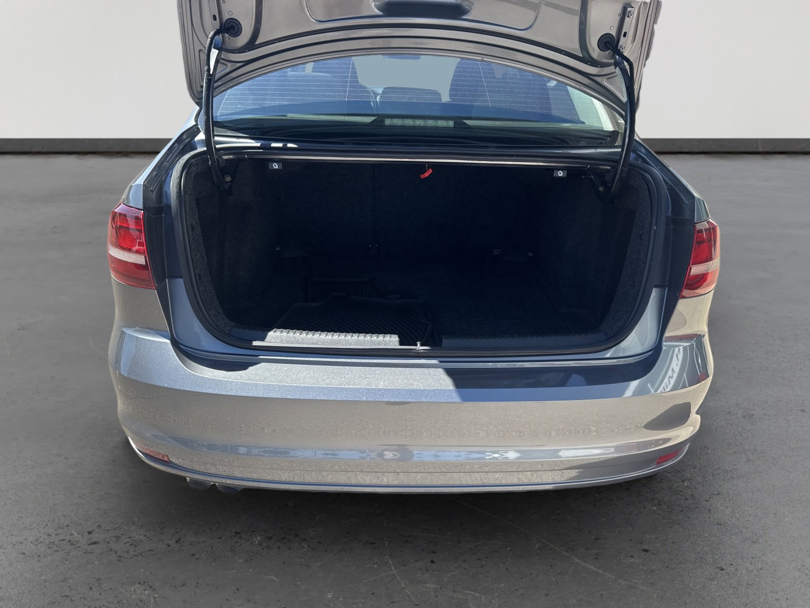 Used 2017 Volkswagen Jetta S image 8