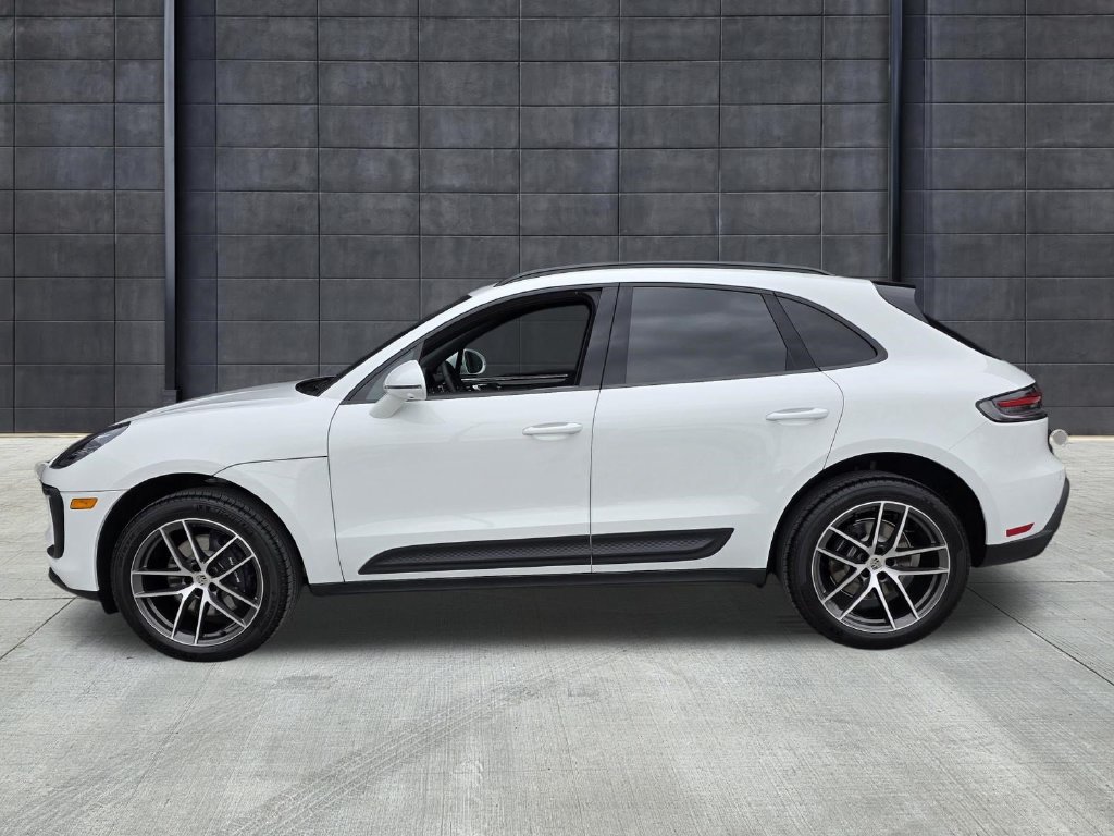 New 2026 Porsche Macan AWD/4WD image 2