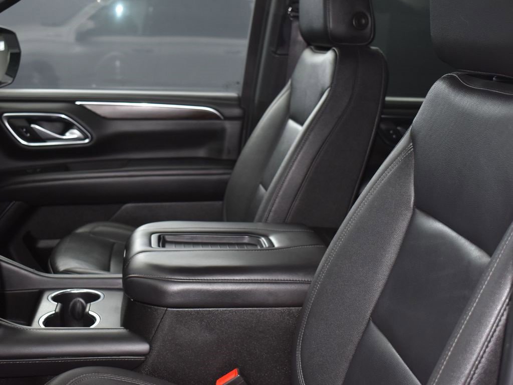 Used 2022 Chevrolet Suburban Z71 w/ Luxury Package image 10