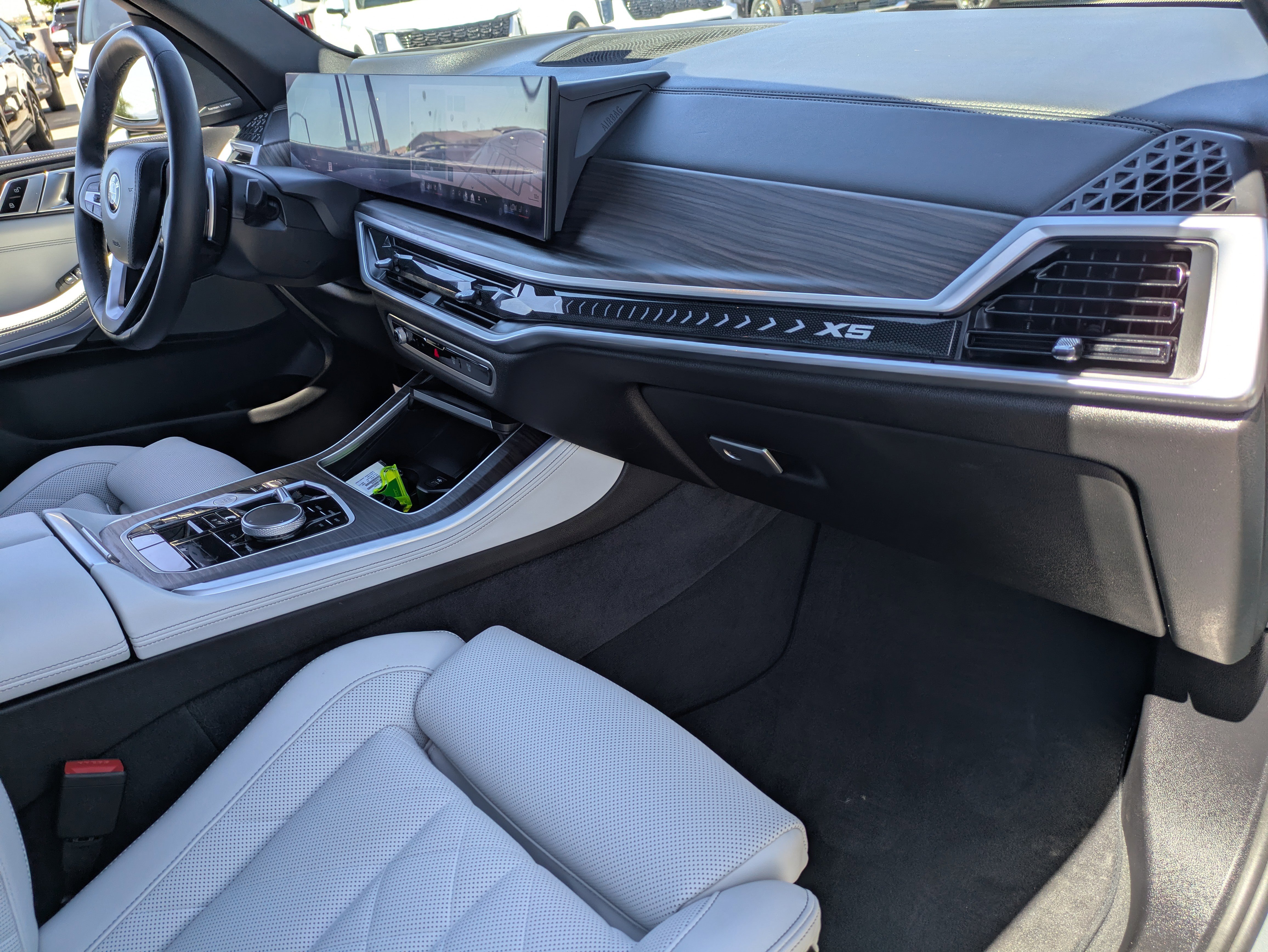 Used 2024 BMW X5 sDrive40i w/ Premium Package image 13