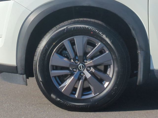 Used 2022 Nissan Pathfinder SV AWD/4WD image 17
