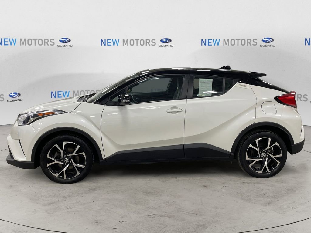 Used 2019 Toyota C-HR XLE image 2