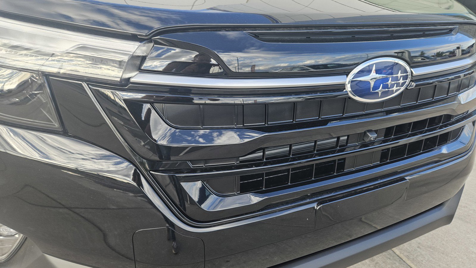 New 2025 Subaru Forester Touring image 3