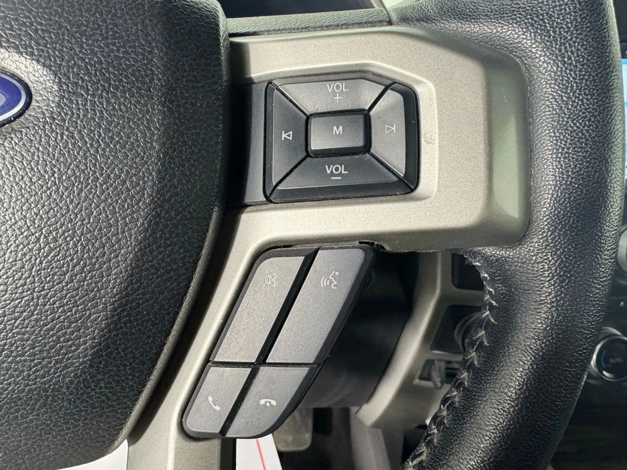 Used 2018 Ford F150 Lariat w/ Equipment Group 502A Luxury image 16