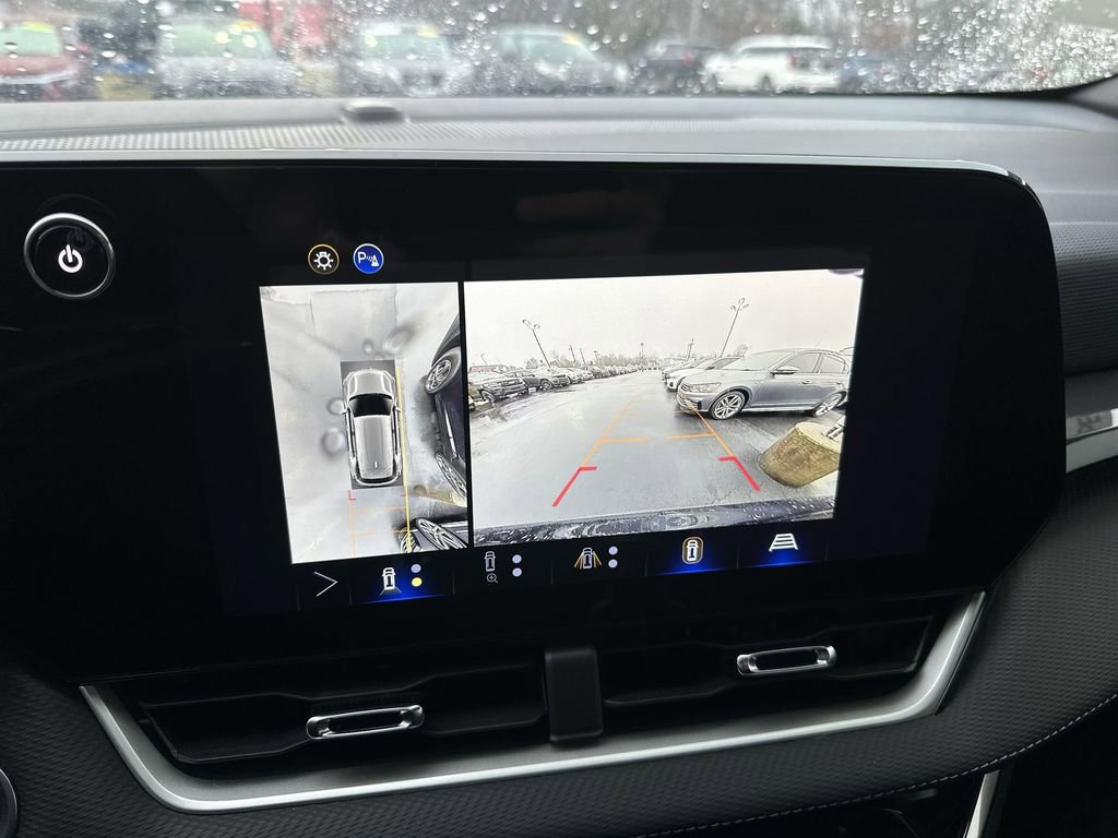 Used 2025 Chevrolet Equinox LT w/ Convenience Package II image 17