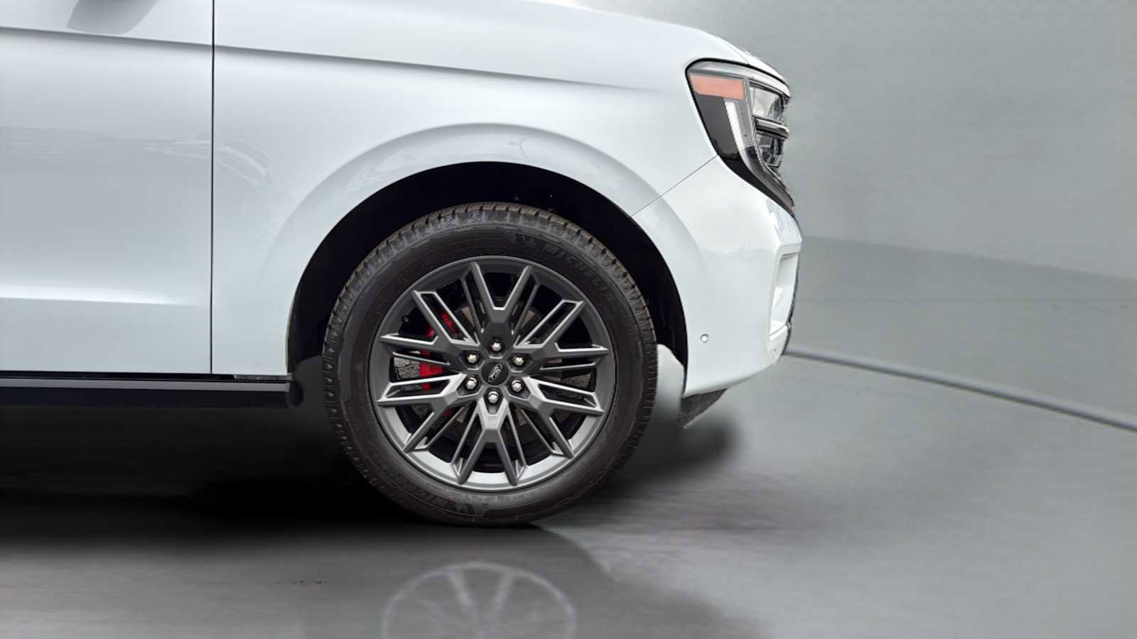 Used 2025 Ford Expedition Platinum w/ Stealth Performance Package image 31