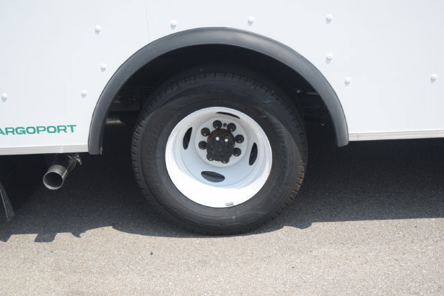 New 2027 Ford E-350 and Econoline 350 Super Duty w/ Power Equipment Group RWD image 25