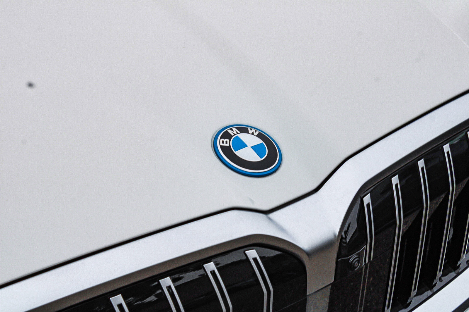 New 2027 BMW i5 xDrive40 AWD/4WD image 9
