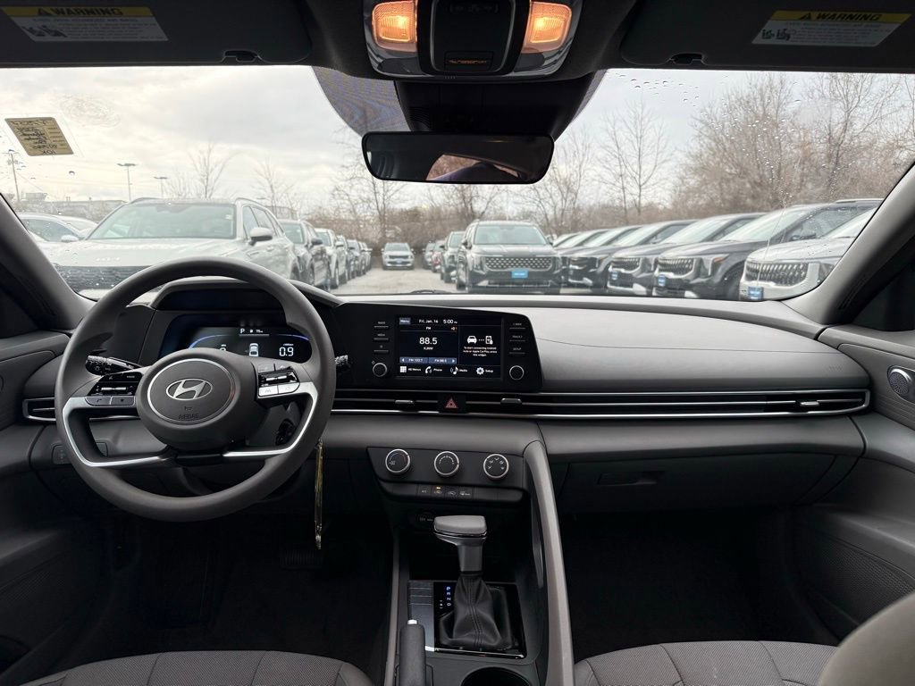 Used 2024 Hyundai Elantra SE image 19