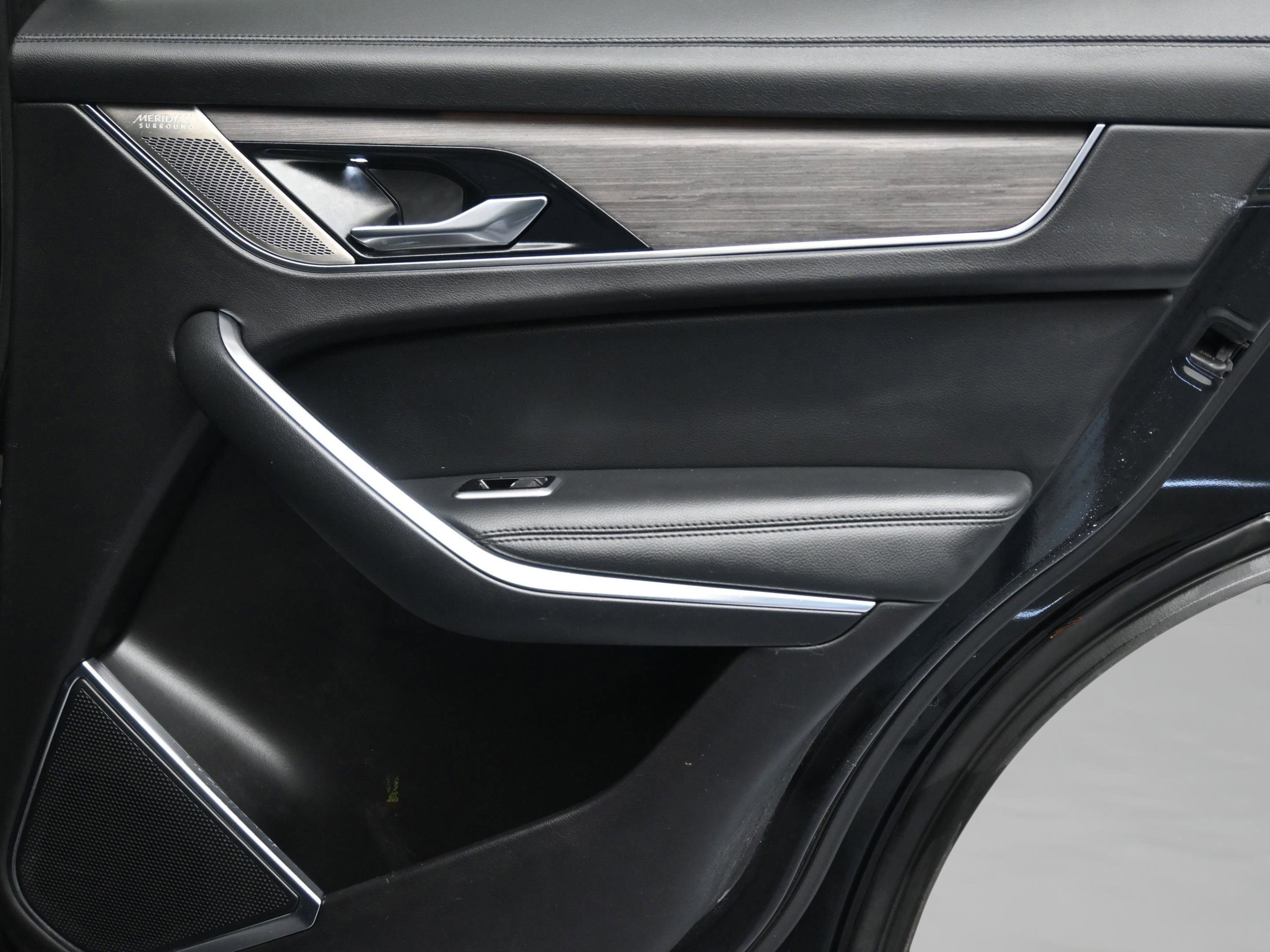 Used 2022 Jaguar F-PACE S image 33