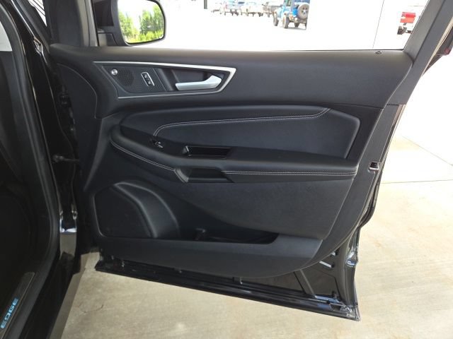 Used 2019 Ford Edge Titanium AWD/4WD image 48