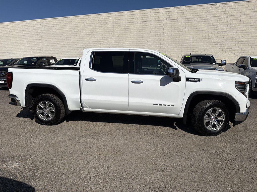 Used 2025 GMC Sierra 1500 SLT RWD image 4