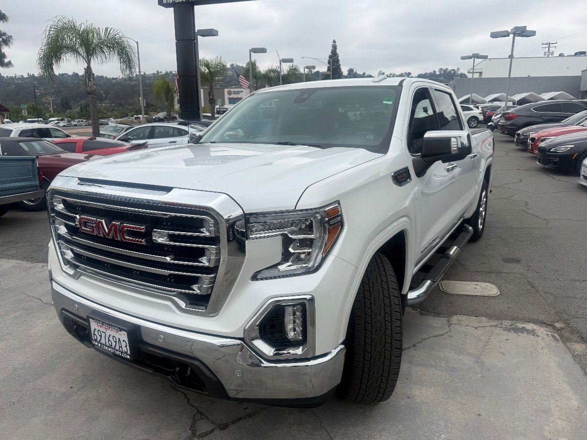 Used 2020 GMC Sierra 1500 SLT w/ Driver Alert Package II AWD/4WD image 4