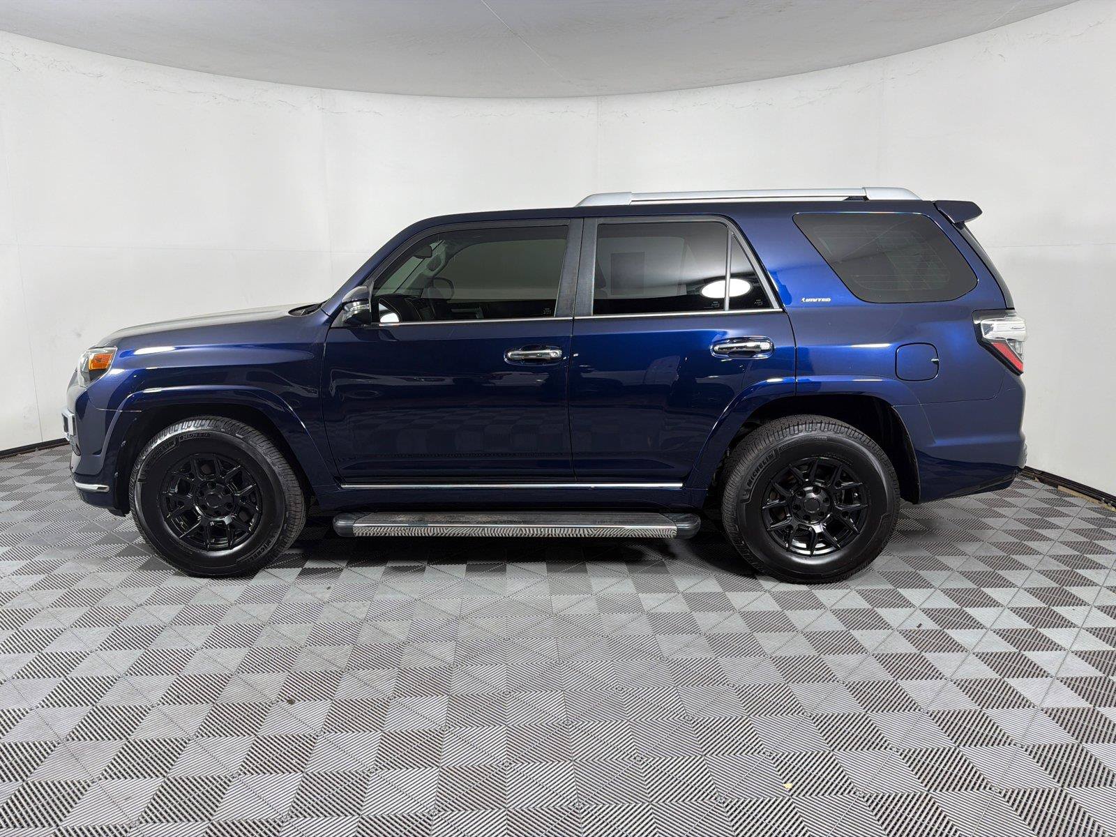 Used 2021 Toyota 4Runner Limited RWD image 4