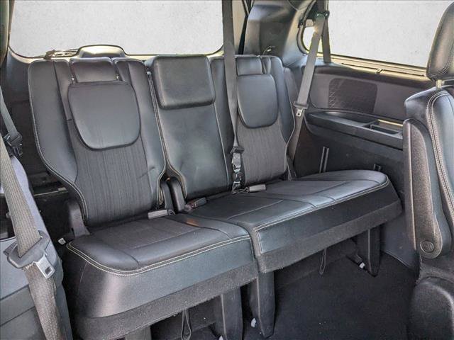 Used 2015 Chrysler Town & Country S w/ Driver Convenience Group FWD image 18