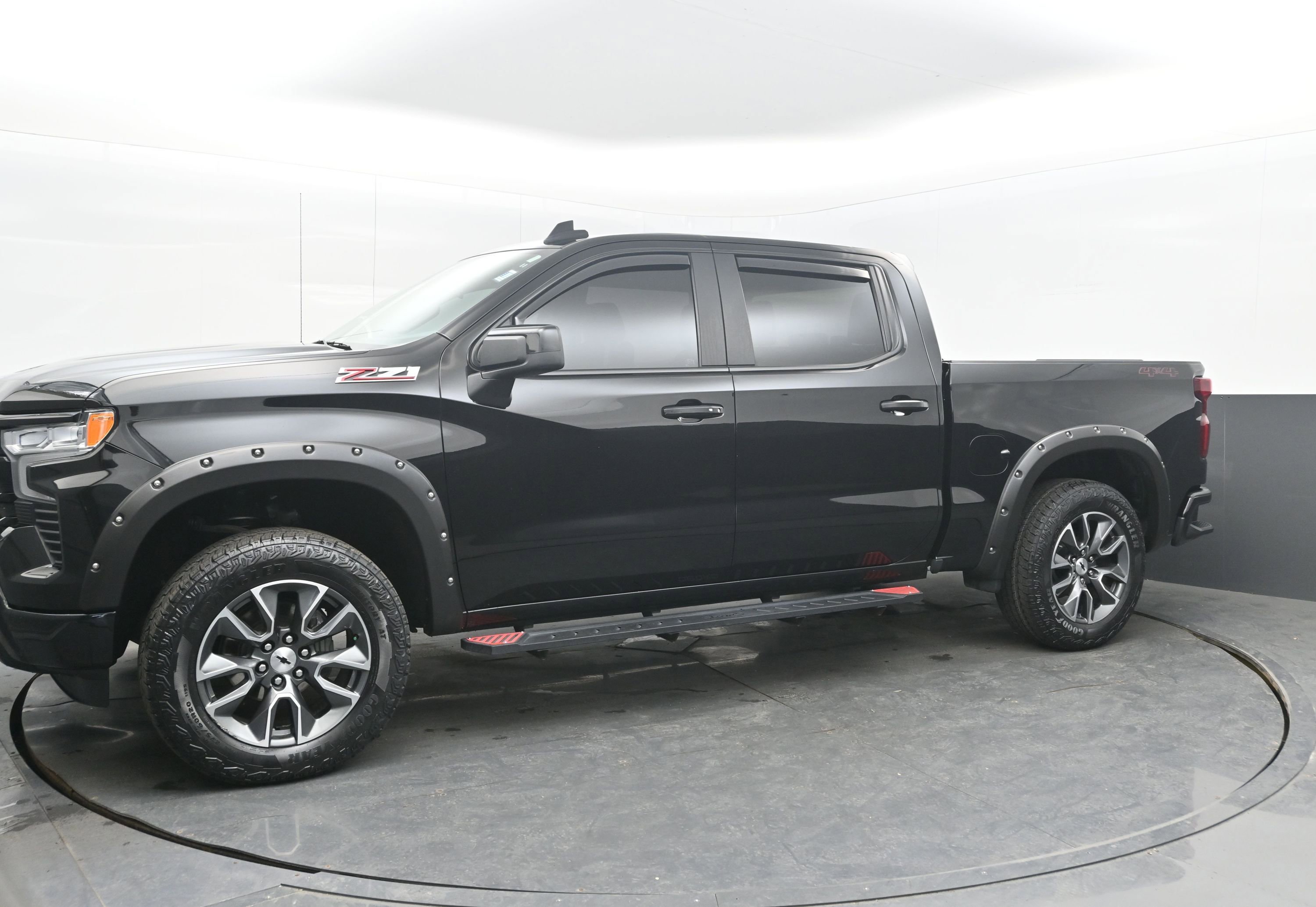 Used 2023 Chevrolet Silverado 1500 RST w/ Z71 Off-Road Package image 5