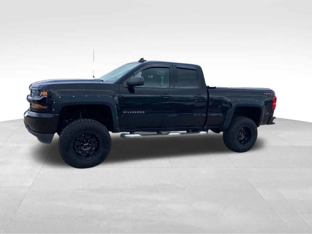 Used 2018 Chevrolet Silverado 1500 Custom w/ Custom Value Package AWD/4WD image 21