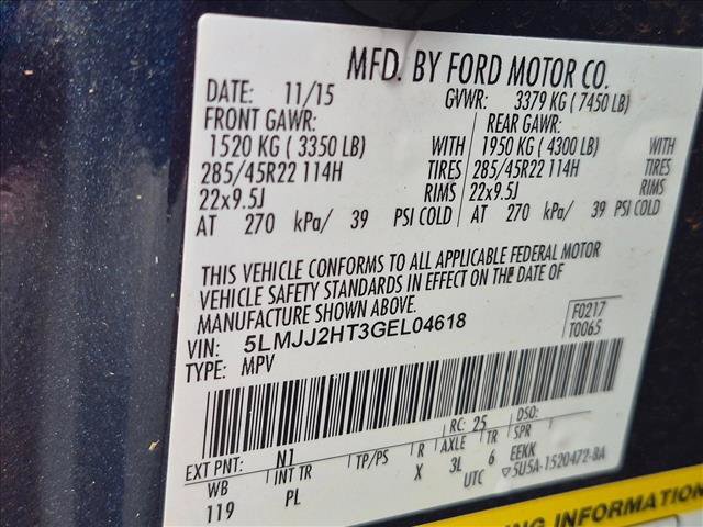 Used 2016 Lincoln Navigator Select RWD image 15