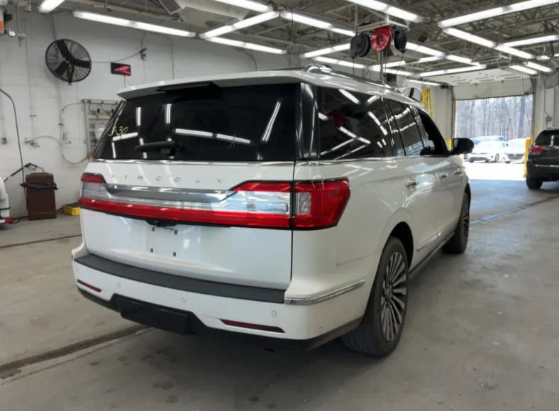 Used 2019 Lincoln Navigator Reserve AWD/4WD image 2