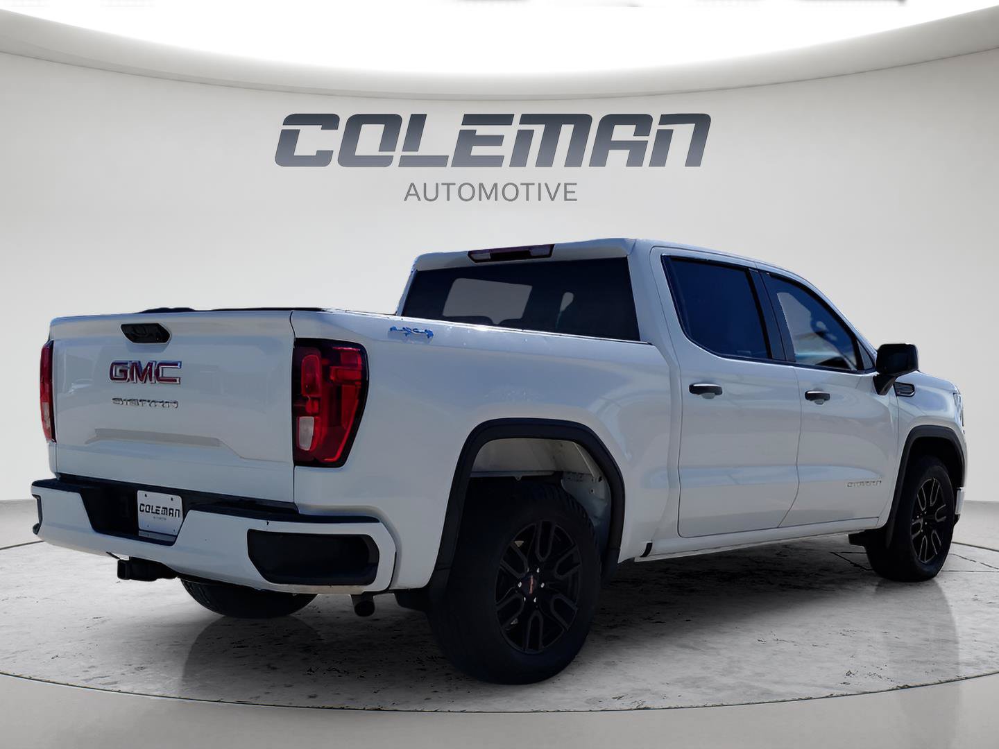 Used 2024 GMC Sierra 1500 Pro w/ Graphite Edition AWD/4WD image 9