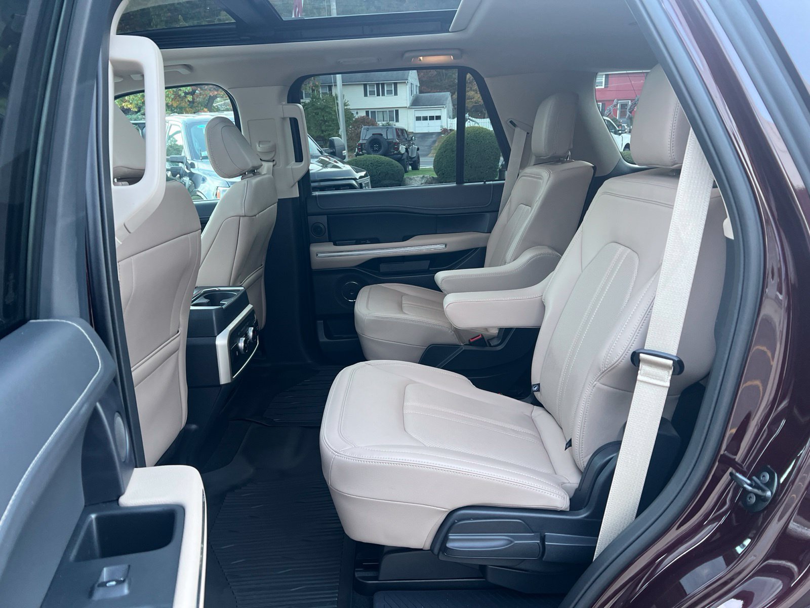 Certified 2024 Ford Expedition Limited AWD/4WD image 16