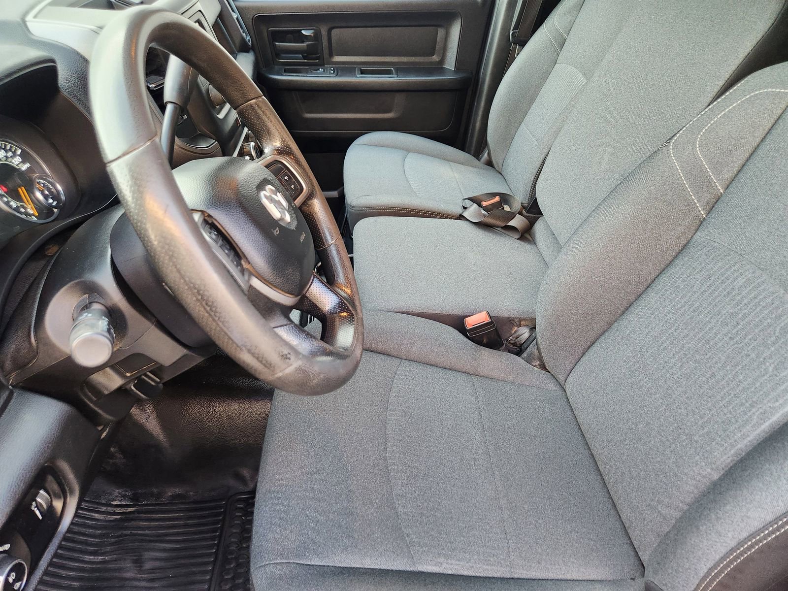 Used 2022 RAM 5500 Tradesman w/ Chrome Appearance Group image 14