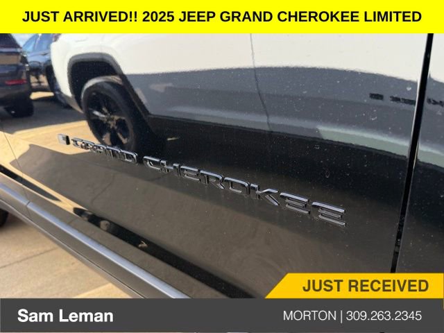 New 2025 Jeep Grand Cherokee Limited w/ Black Appearance Package image 5