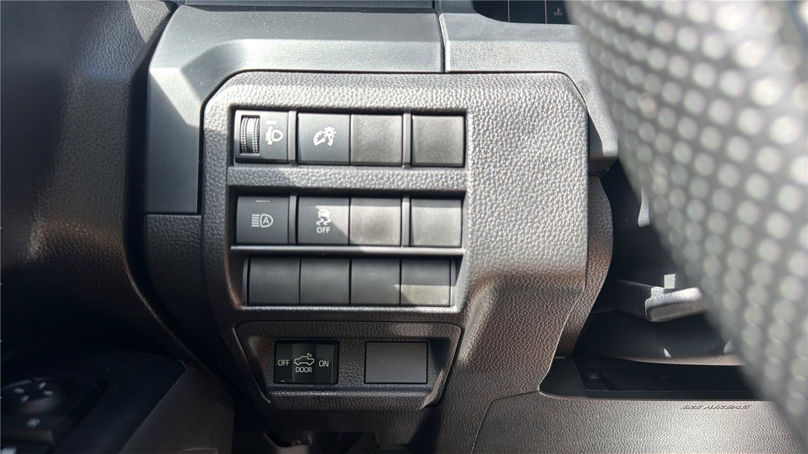 Used 2024 Toyota Tacoma SR AWD/4WD image 14