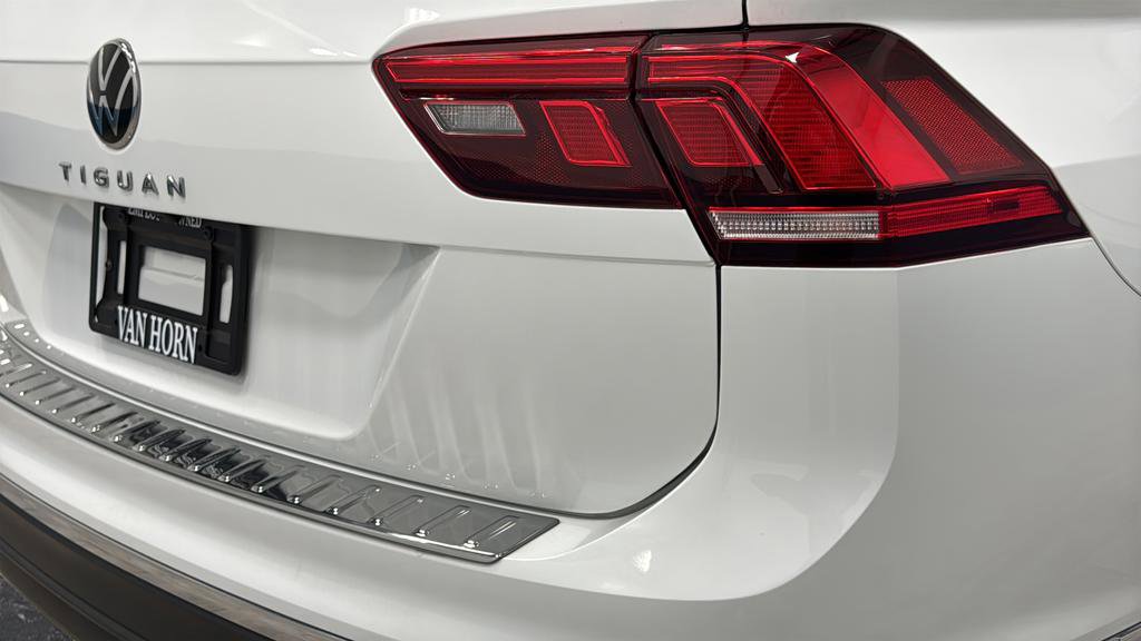 Used 2024 Volkswagen Tiguan S image 36