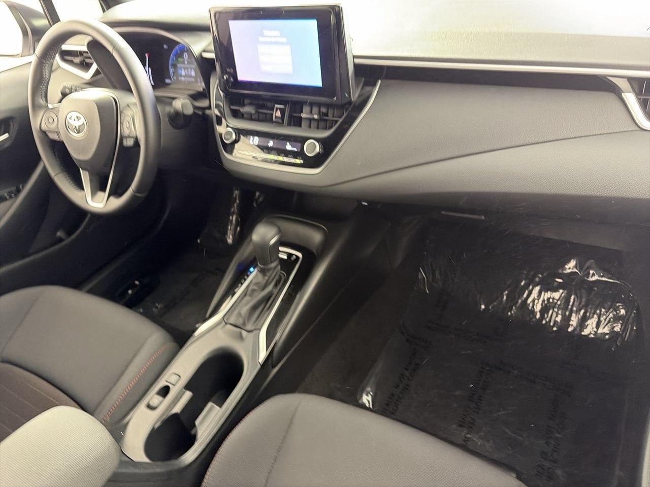 Used 2026 Toyota Corolla SE w/ Carpet Mat Package (TMS) FWD image 25