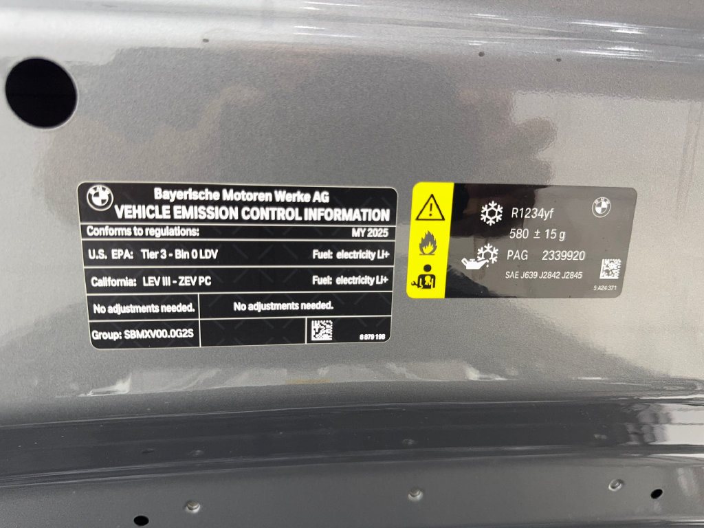 Used 2025 BMW i4 eDrive40 w/ Premium Package RWD image 75