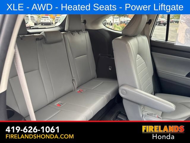 Used 2024 Toyota Highlander XLE AWD/4WD image 43