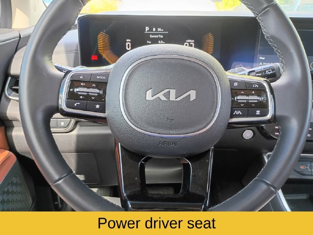 Used 2025 Kia Carnival EX FWD image 13