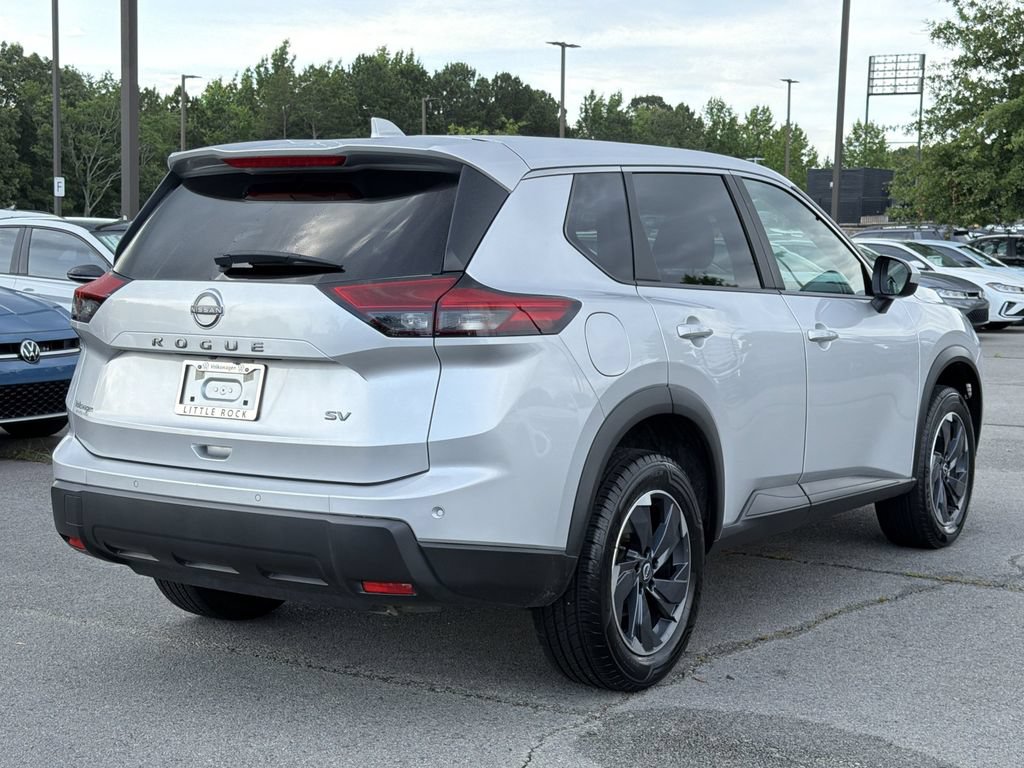 Used 2024 Nissan Rogue SV FWD image 5