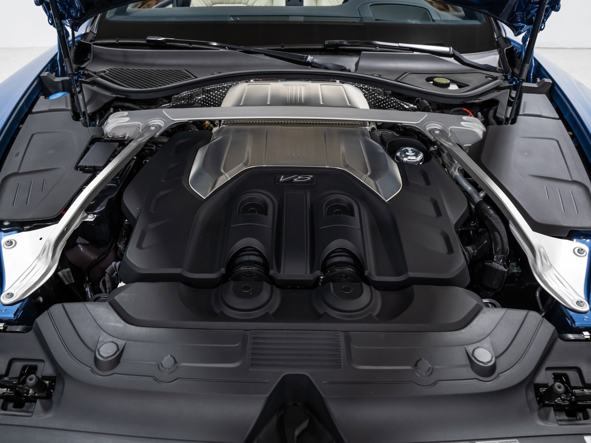 Used 2024 Bentley Continental GT V8 AWD/4WD image 89