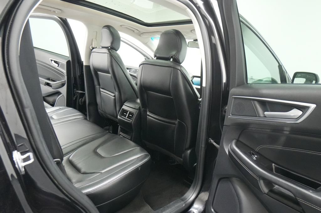 Used 2019 Ford Edge Titanium w/ Cold Weather Package AWD/4WD image 31