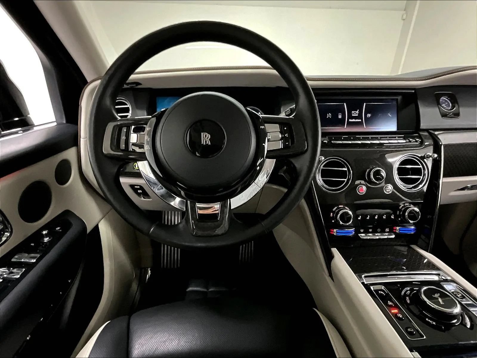 Used 2021 Rolls-Royce Cullinan Black Badge AWD/4WD image 20