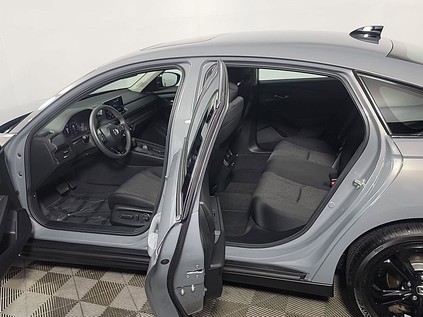 Certified 2025 Honda Accord SE image 16