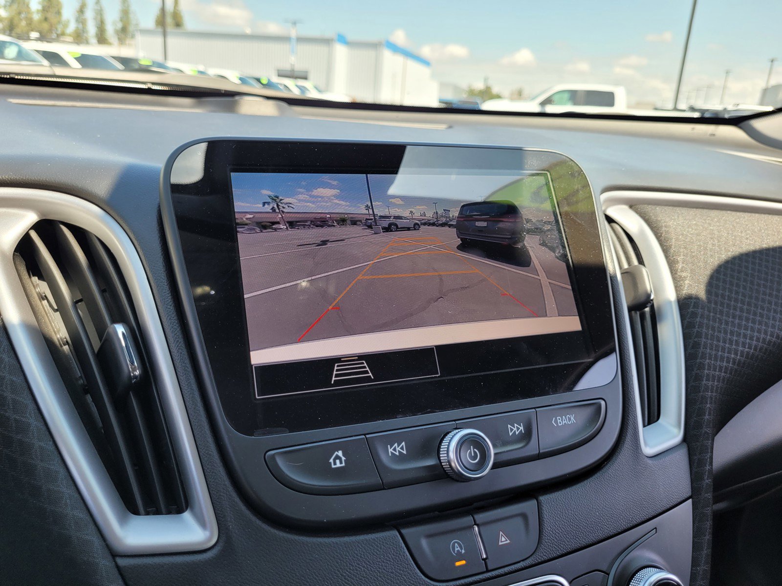 Used 2025 Chevrolet Malibu LT FWD image 17