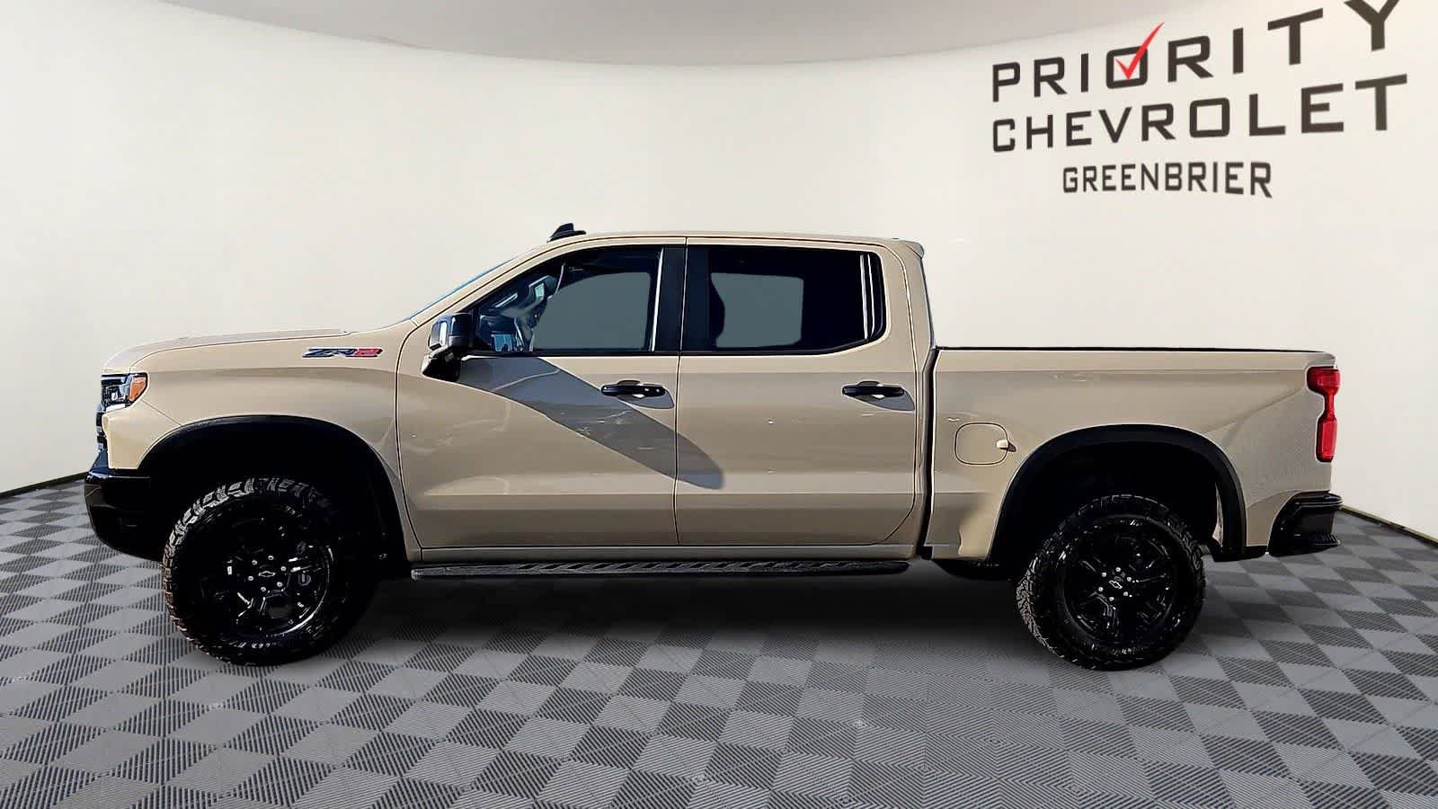 Used 2022 Chevrolet Silverado 1500 ZR2 w/ Technology Package AWD/4WD image 5