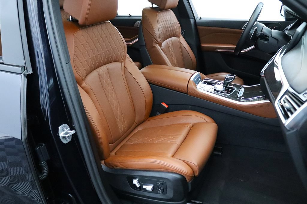 Used 2023 BMW X5 M50i w/ Executive Package AWD/4WD image 17